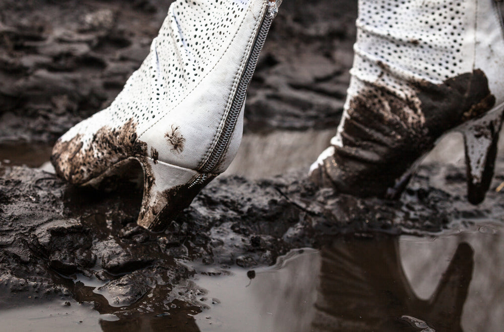 HEELS & BOOTS CLEANING