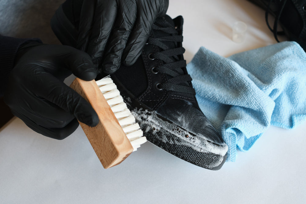 SNEAKER BASIC CLEANING